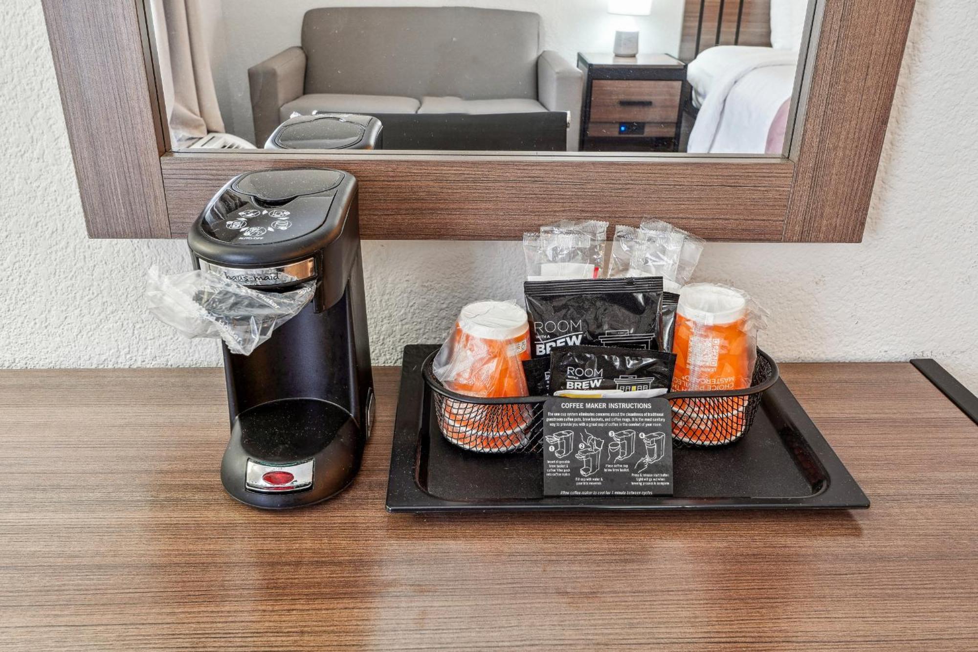 Quality Inn & Suites 도손빌 외부 사진