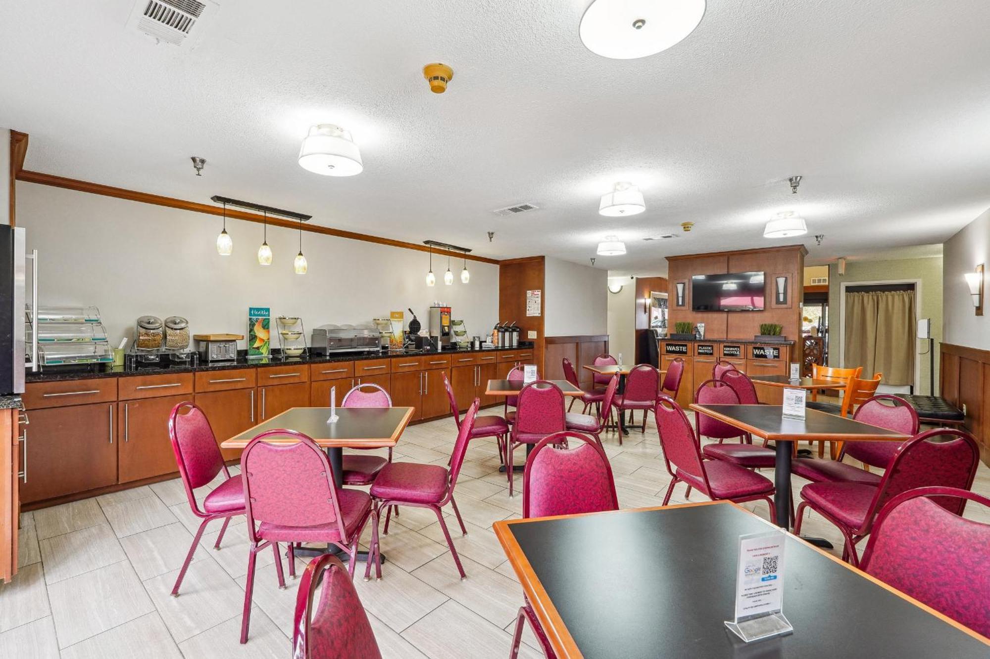 Quality Inn & Suites 도손빌 외부 사진