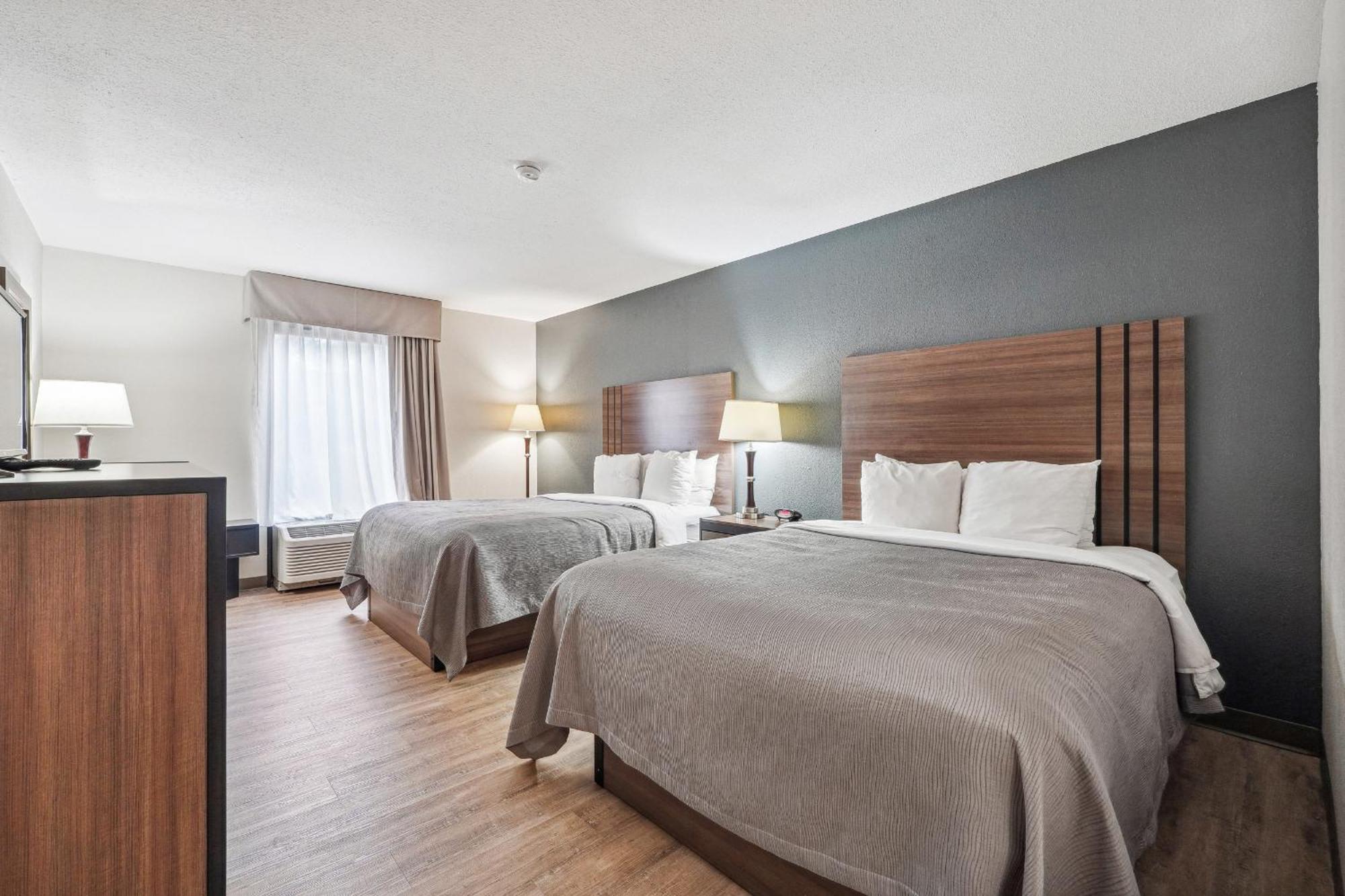 Quality Inn & Suites 도손빌 외부 사진