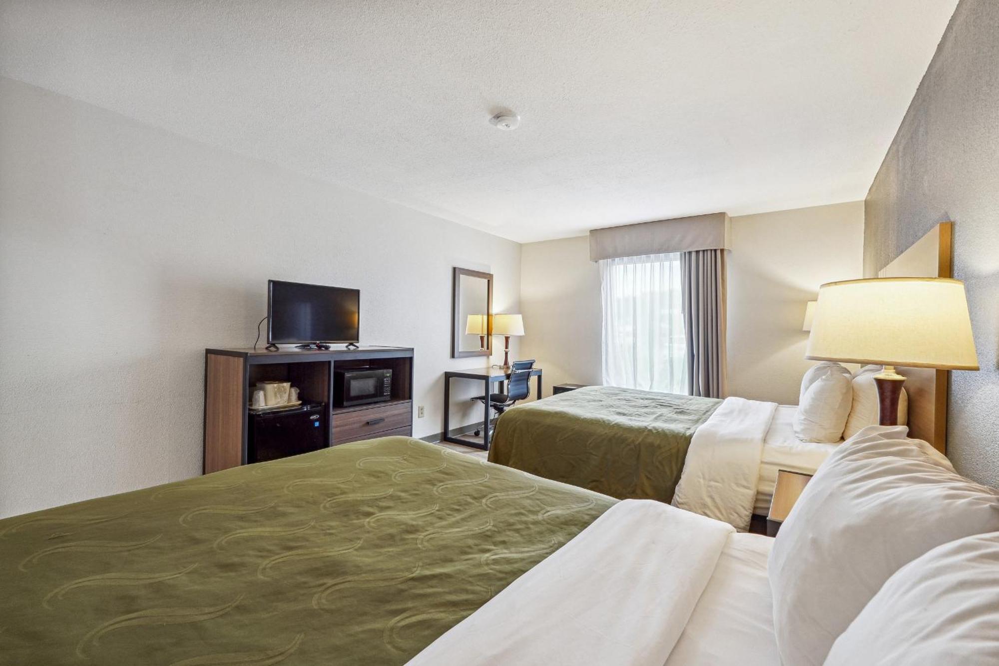 Quality Inn & Suites 도손빌 외부 사진