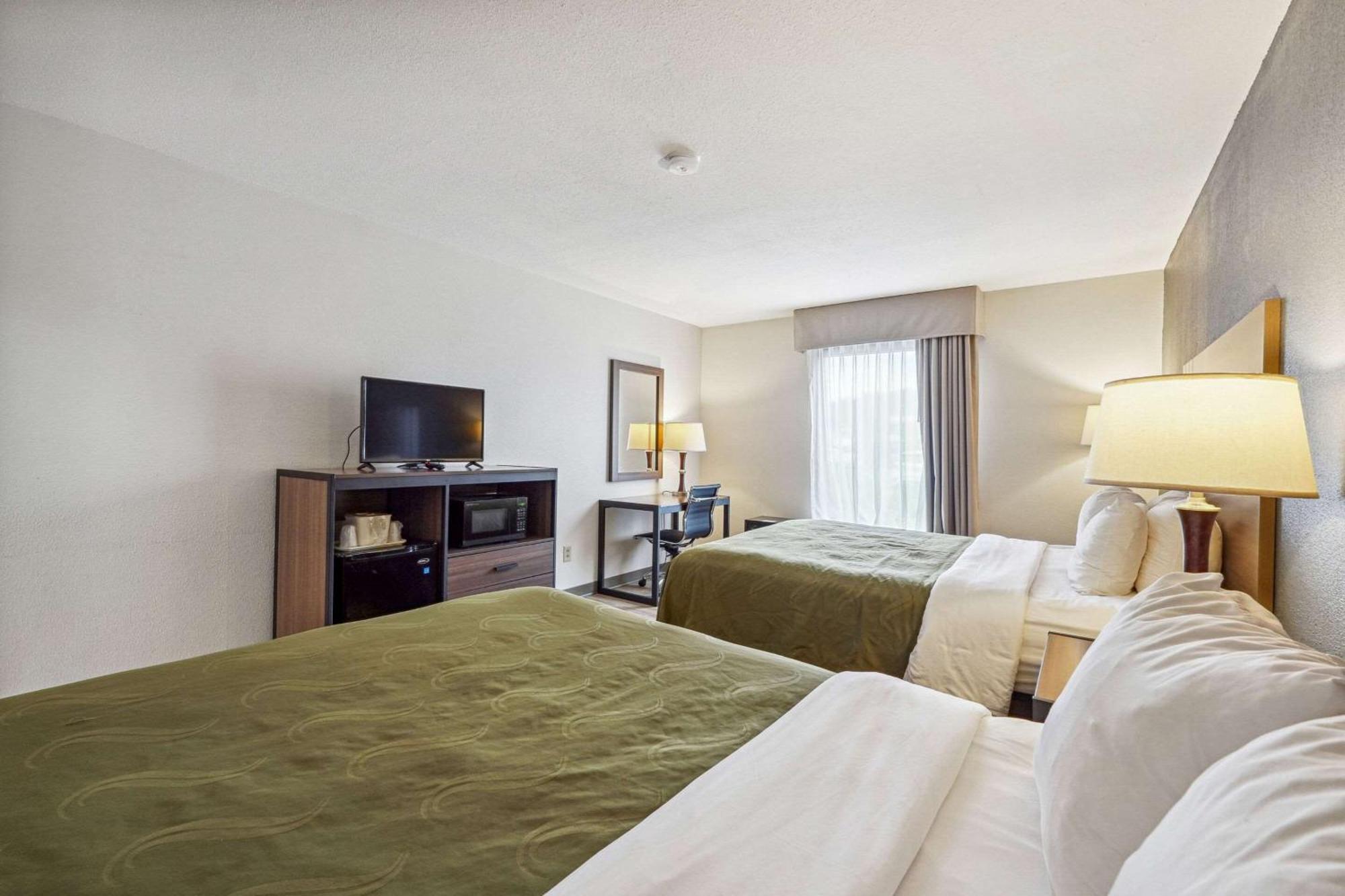 Quality Inn & Suites 도손빌 외부 사진