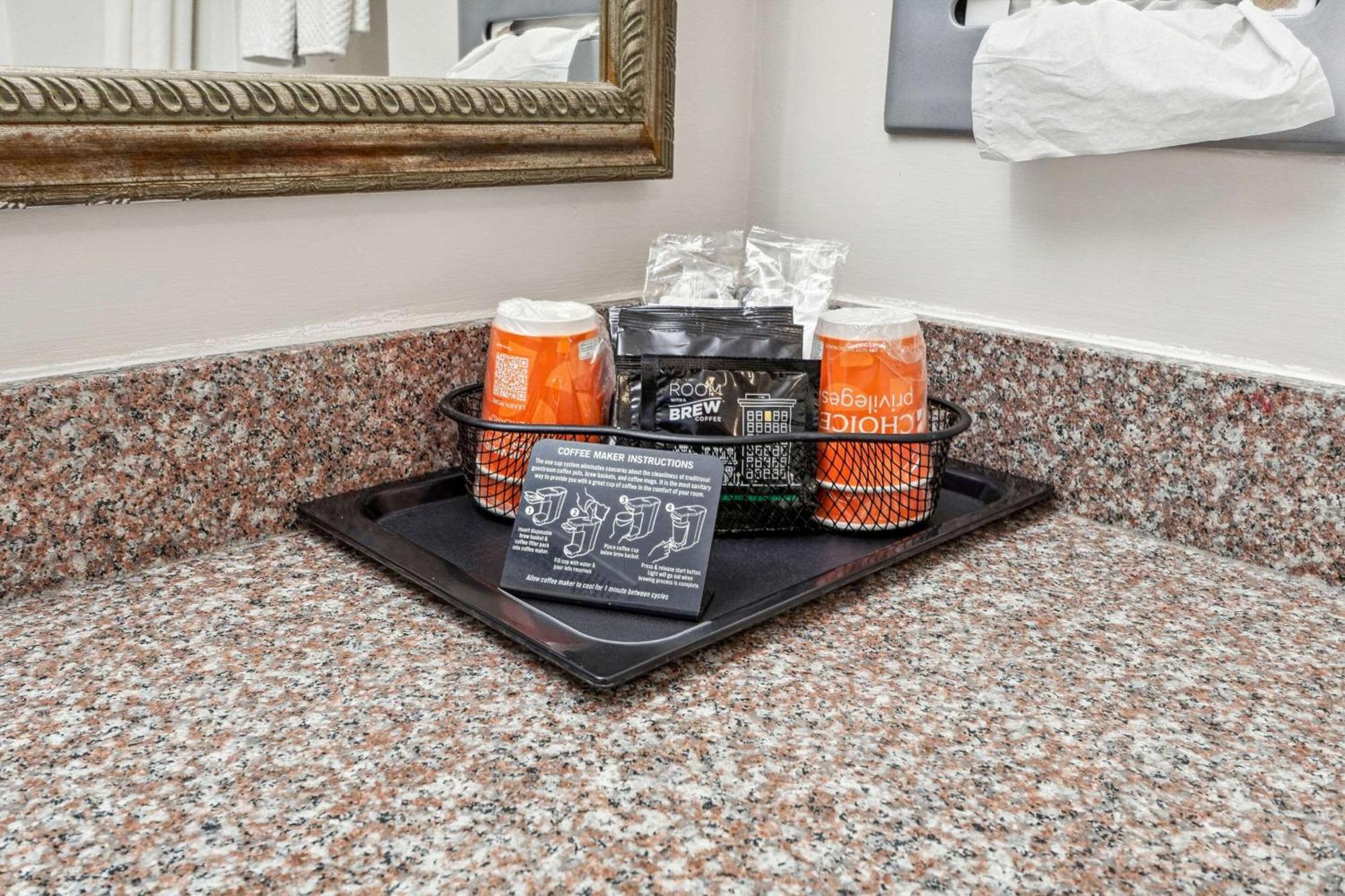 Quality Inn & Suites 도손빌 외부 사진