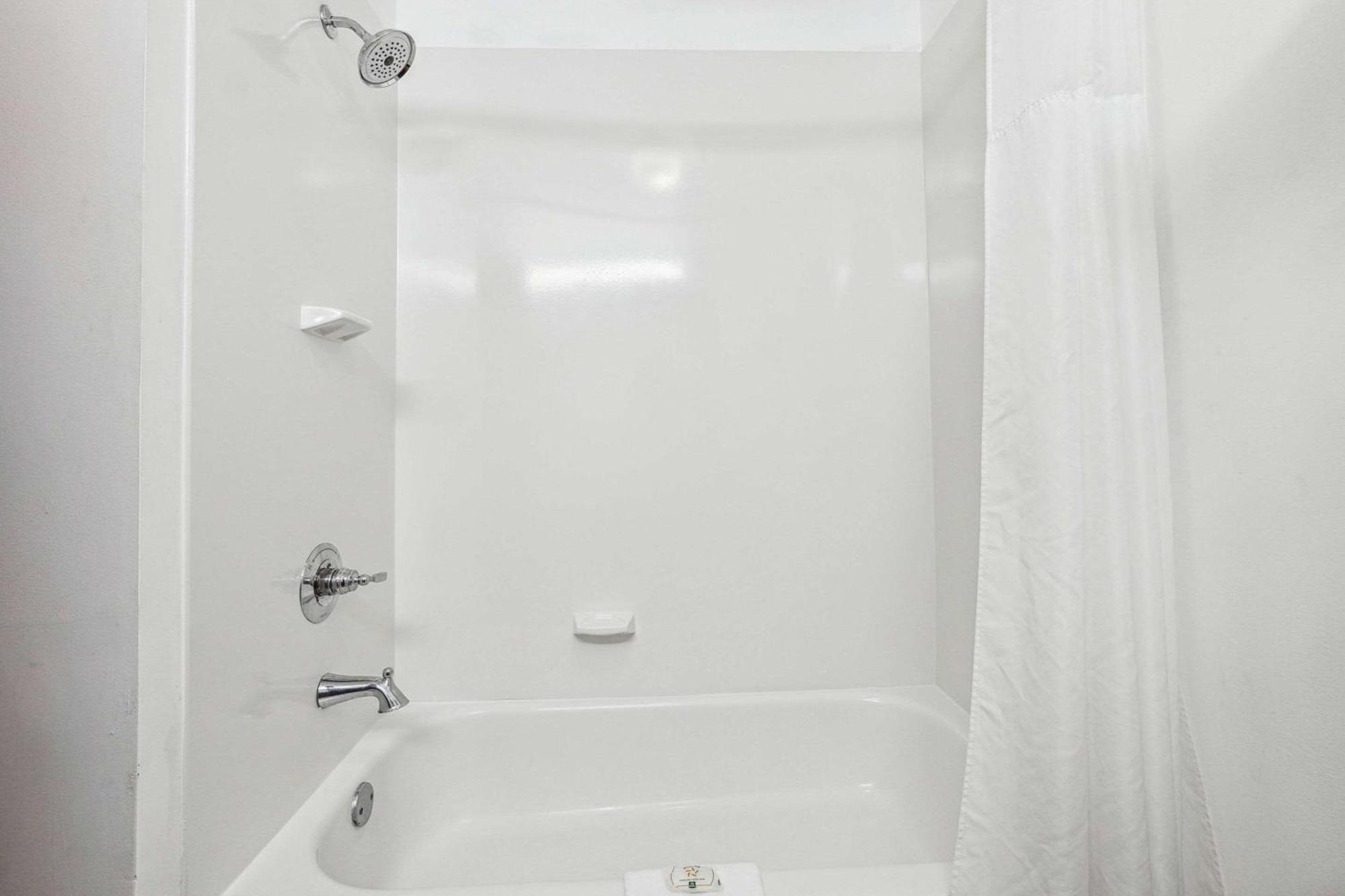 Quality Inn & Suites 도손빌 외부 사진