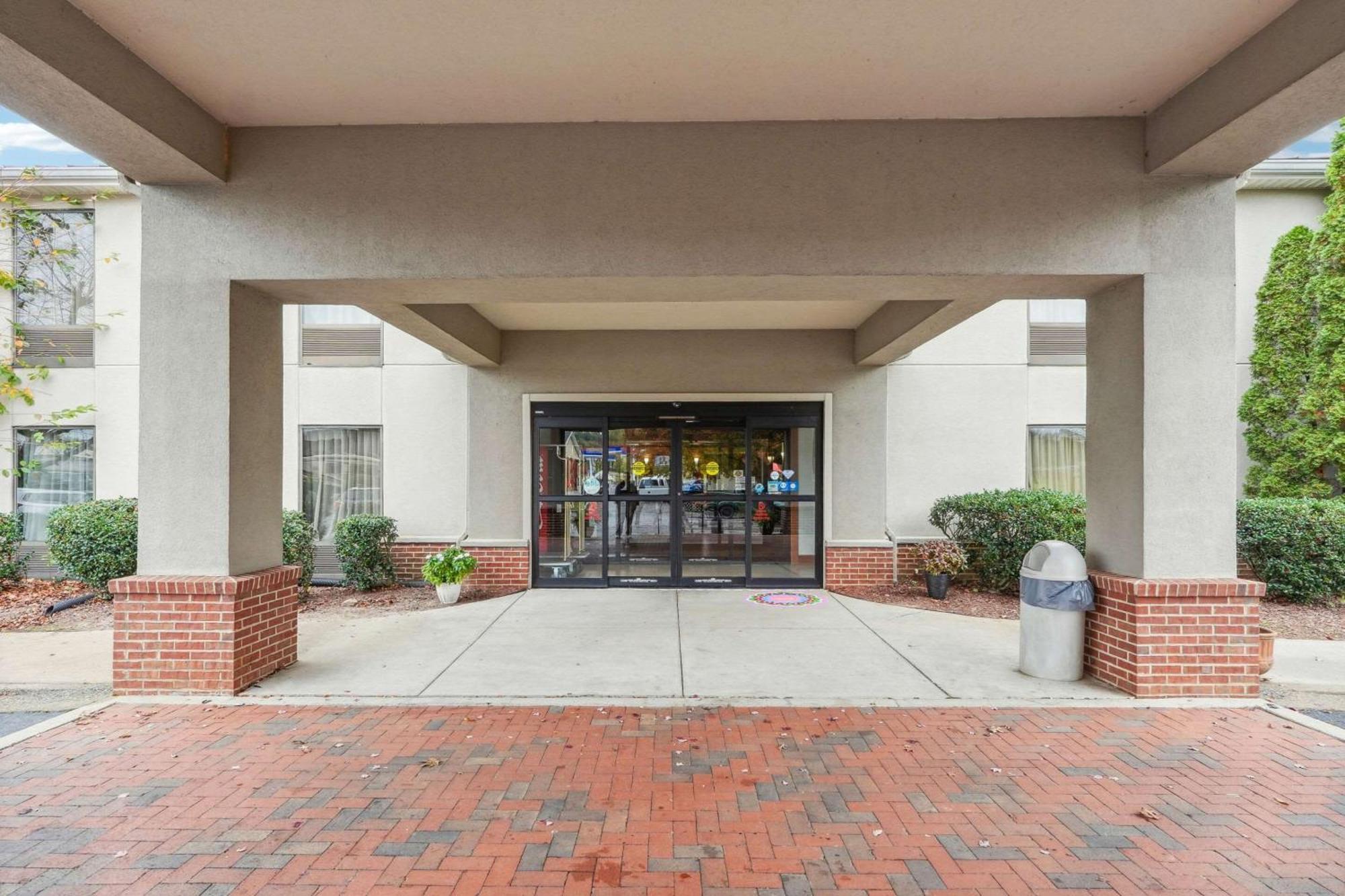 Quality Inn & Suites 도손빌 외부 사진