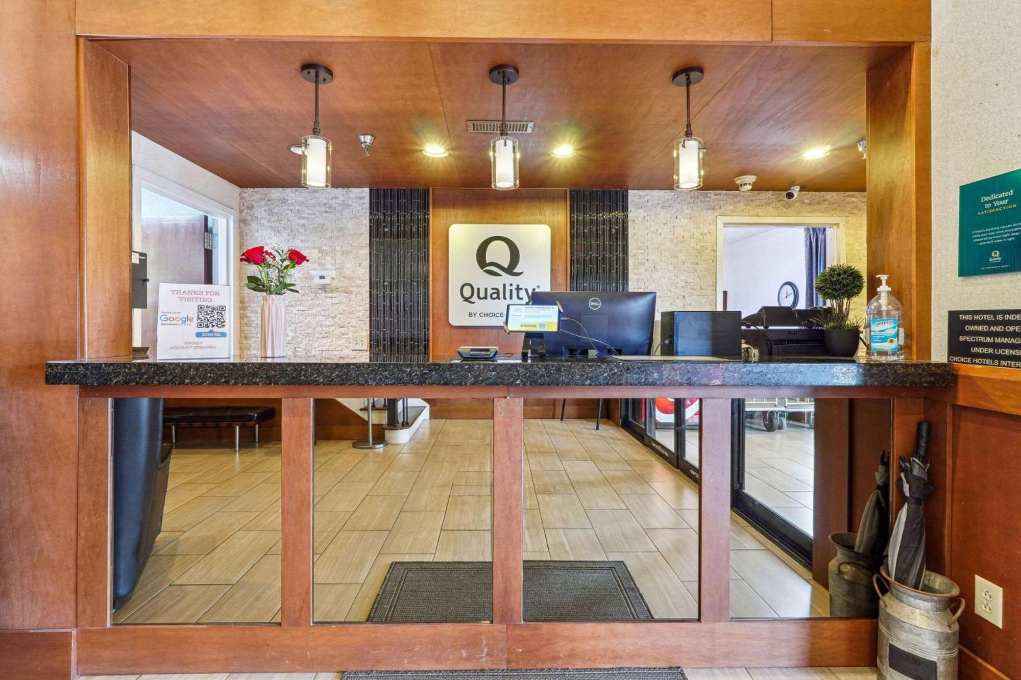 Quality Inn & Suites 도손빌 외부 사진
