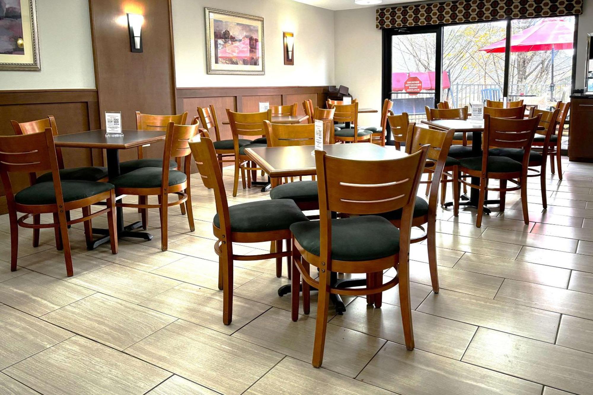 Quality Inn & Suites 도손빌 외부 사진